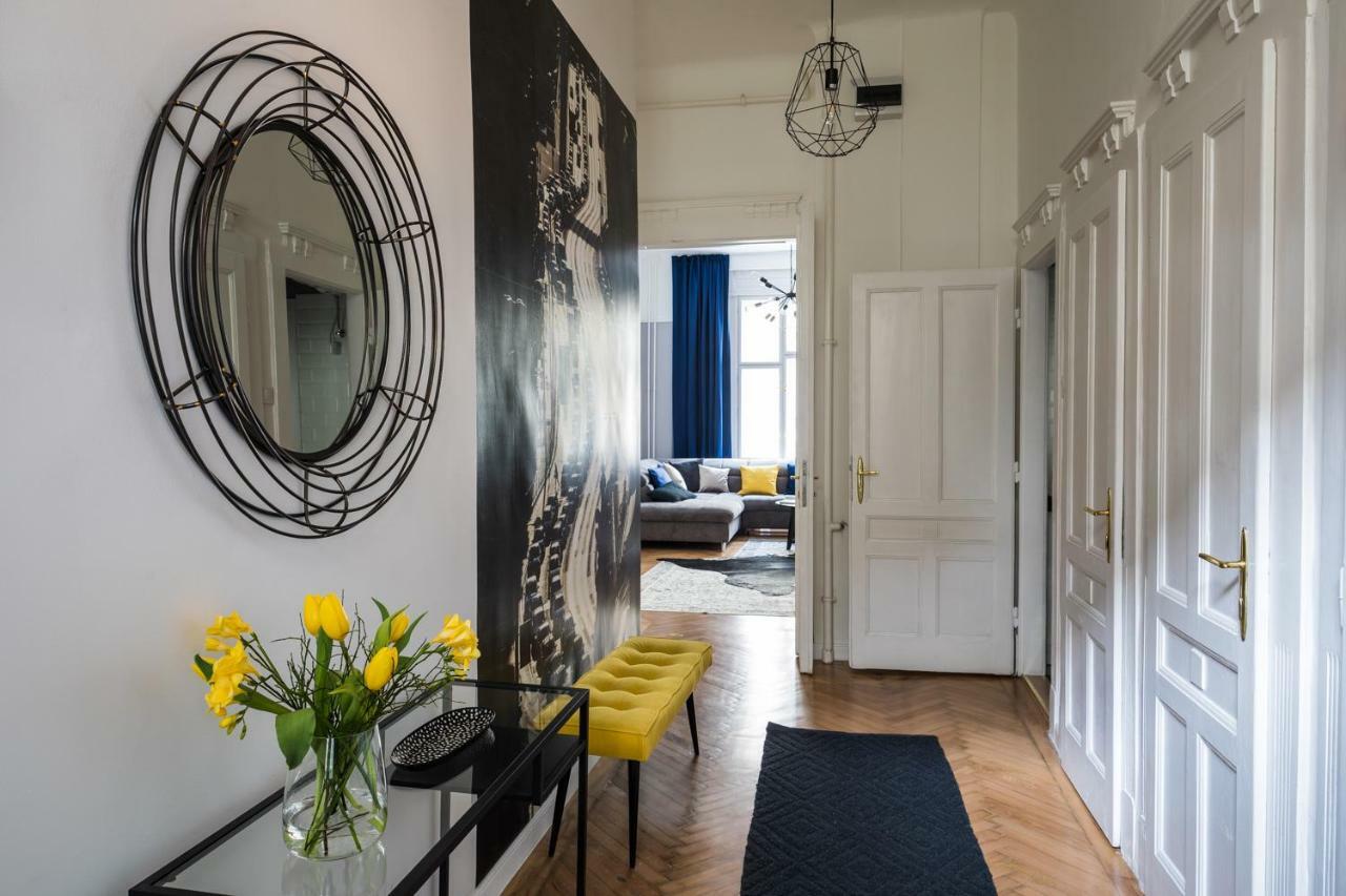 Sophie's Art Broadway Apartment Budapest